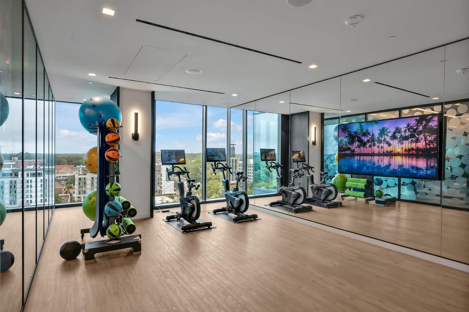 High-Rise Apt Raleigh Free Parking & Sunset View 1 Exterior foto