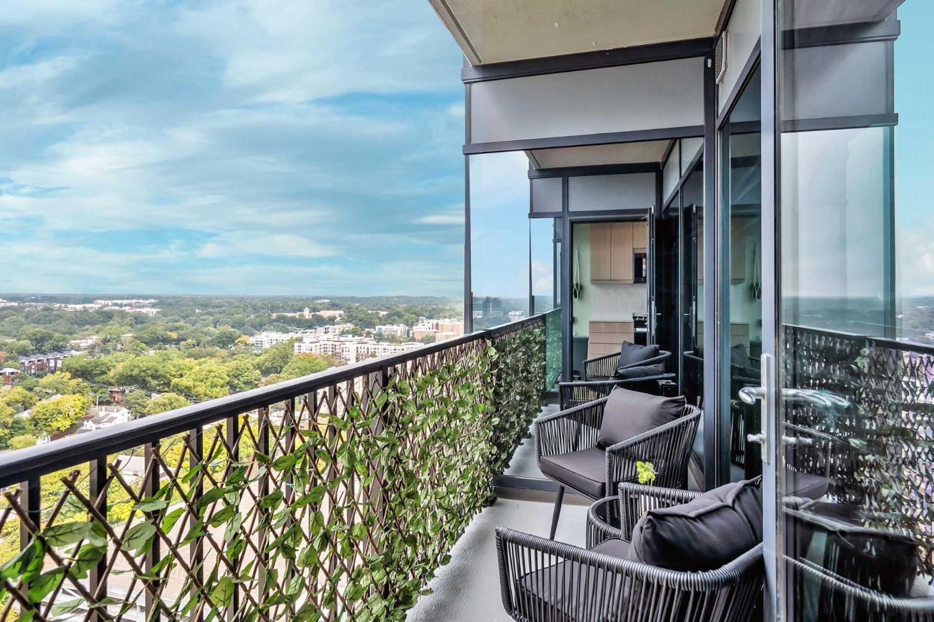 High-Rise Apt Raleigh Free Parking & Sunset View 1 Exterior foto